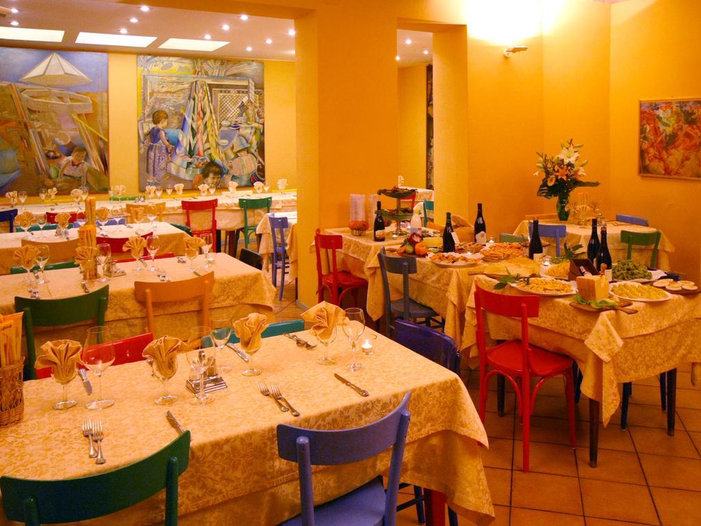 Albergo Ristorante Corsini Pavullo nel Frignano Exteriör bild